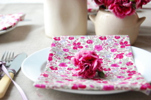 Romantic Table Decorating Ideas for Valentine’s Day | family holiday