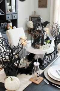 40 Spooky Halloween Table Decorating Ideas for Your Stylish Home
